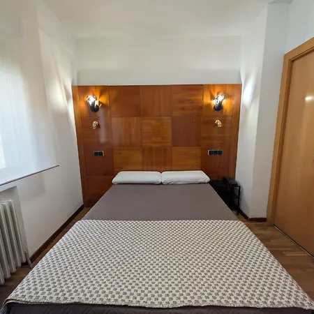 Trefacio Hotell *